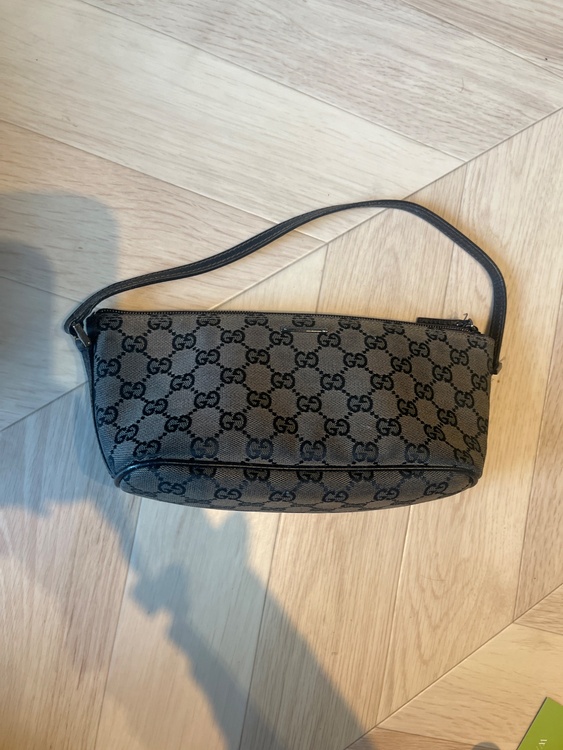 バック（ブランドバッグ）の商品画像 - 査定依頼日：2026年2月15日 - 最高査定価格：35,000円