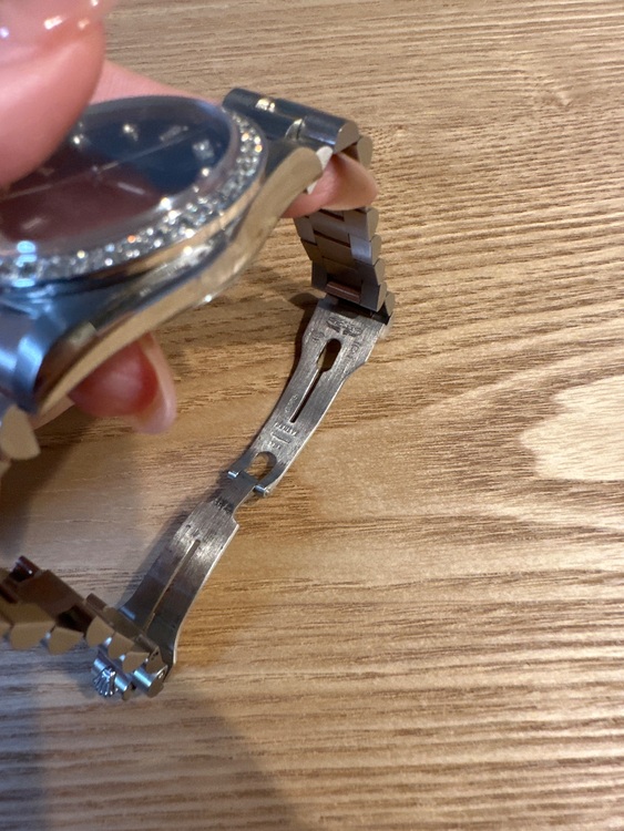 ロレックス デイデイト （高級時計）の商品画像 - 査定依頼日：2025年6月9日 - 最高査定価格：3,000,000円