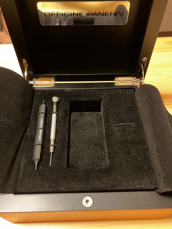 GMT（高級時計）の商品画像 - 査定依頼日：2025年11月17日 - 最高査定価格：500,000円