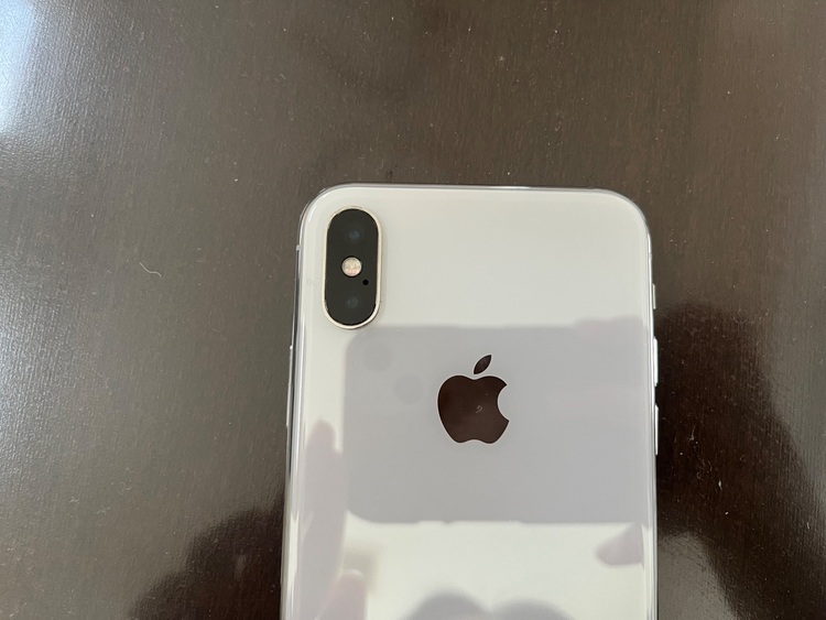 iPhoneX 64G シルバー　SIMフリー（スマホ）の商品画像 - 査定依頼日：2025年11月2日 - 最高査定価格：16,000円