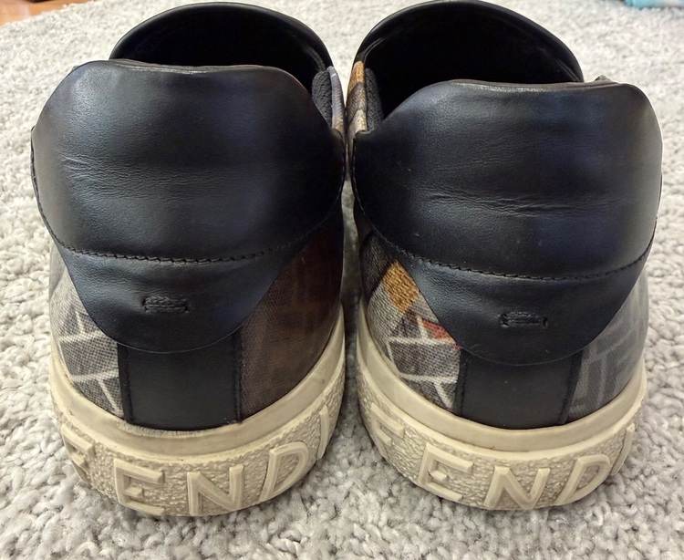 フェンディ  （ブランドバッグ）の商品画像 - 査定依頼日：2025年9月27日 - 最高査定価格：18,000円