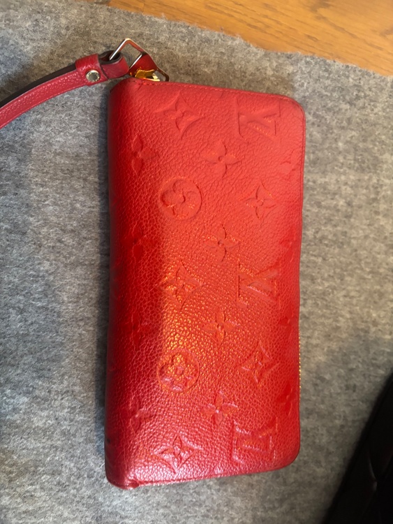 アンプラント　ジッピーウォレット （ブランドバッグ）の商品画像 - 査定依頼日：2026年2月14日 - 最高査定価格：36,000円