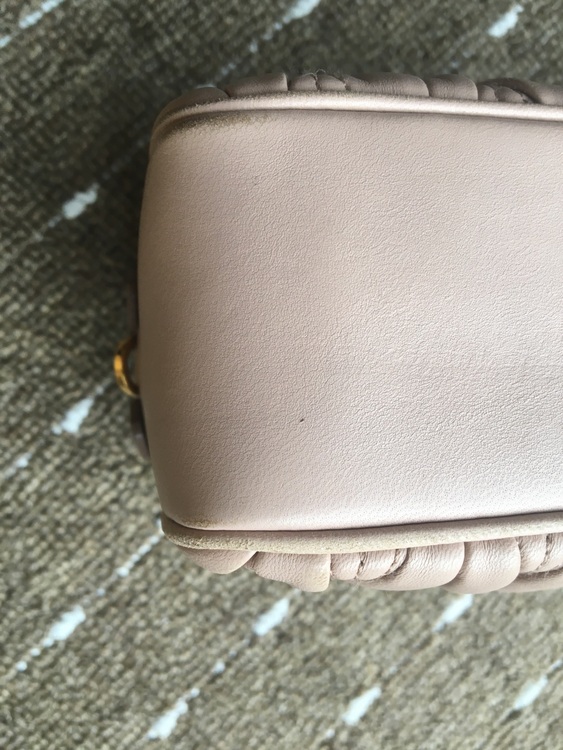 正規品　美品　お買得　人気のミュウミュウMIUMIU マトラッセ レザー ショル（ブランドバッグ）の商品画像 - 査定依頼日：2025年11月1日 - 最高査定価格：55,000円