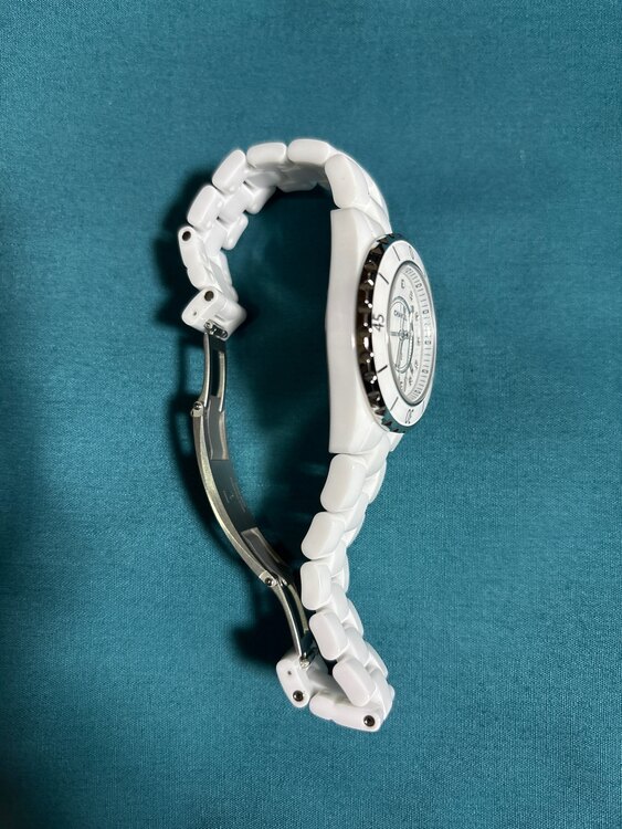 シャネル J12 H162（高級時計）の商品画像 - 査定依頼日：2025年3月23日 - 最高査定価格：400,000円