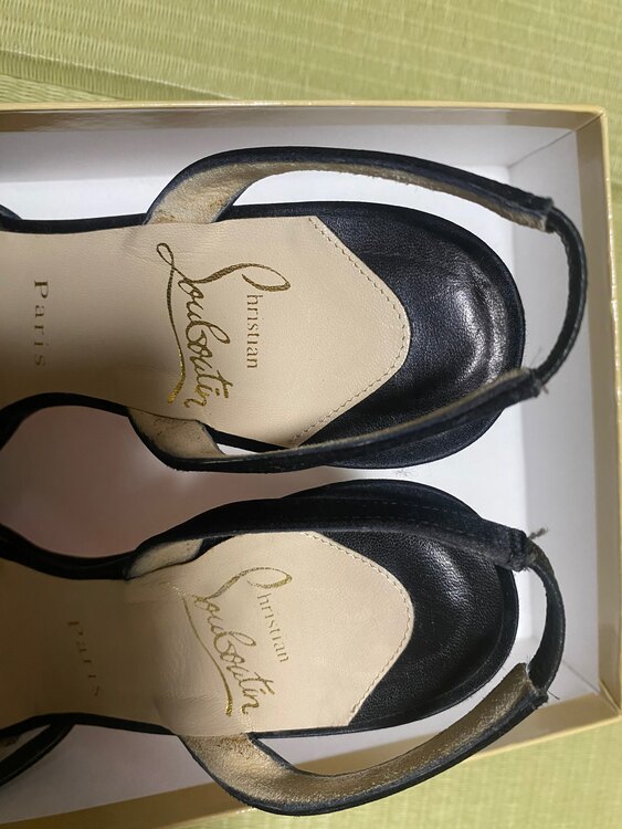 ルブタン　ヒールサンダル（古着・ファッション）の商品画像 - 査定依頼日：2024年11月17日 - 最高査定価格：1,000円