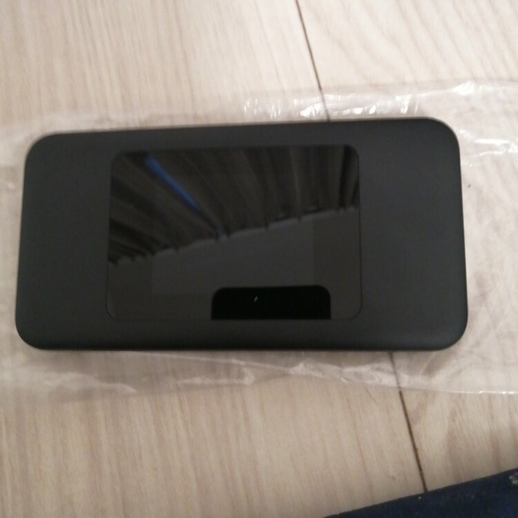 Speed Wi-Fi DOCK 5G 01（家電）の商品画像 - 査定依頼日：2026年5月13日 - 最高査定価格：3,410円