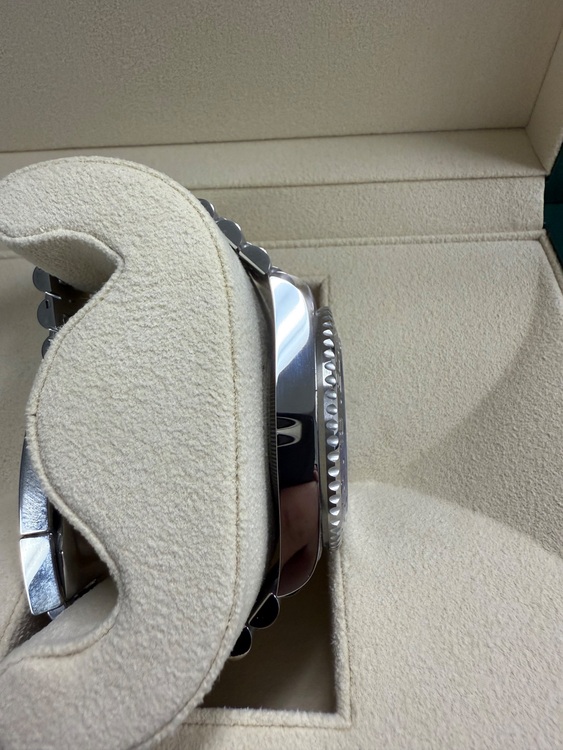 ロレックス GMTマスター （高級時計）の商品画像 - 査定依頼日：2025年11月28日 - 最高査定価格：2,850,000円