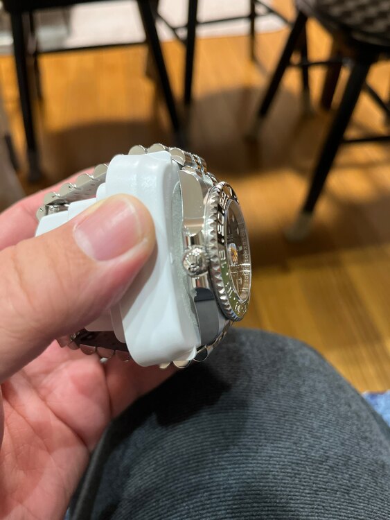 ロレックス GMTマスター 126720VTNr（高級時計）の商品画像 - 査定依頼日：2025年2月22日 - 最高査定価格：2,750,000円