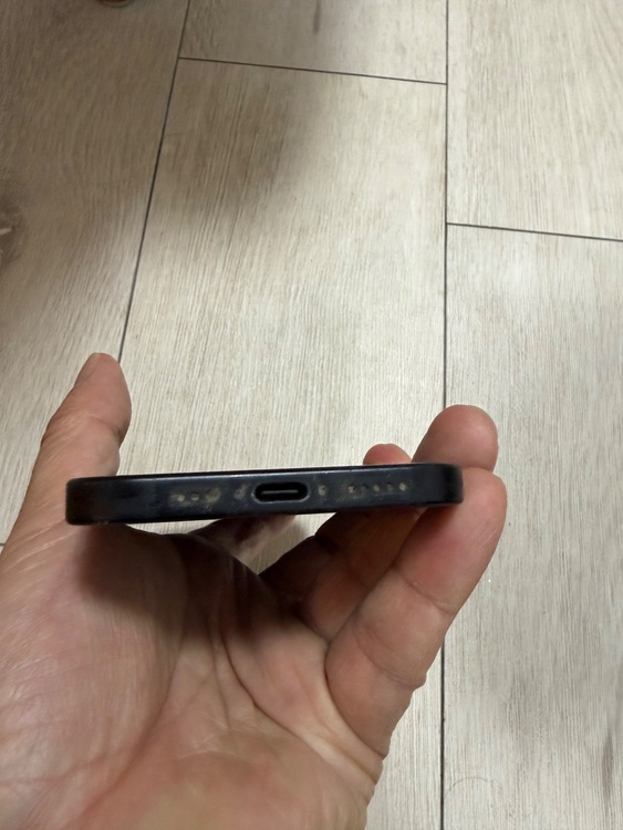 iPhone 15 128GB Softbank（スマホ）の商品画像 - 査定依頼日：2026年4月29日 - 最高査定価格：63,000円