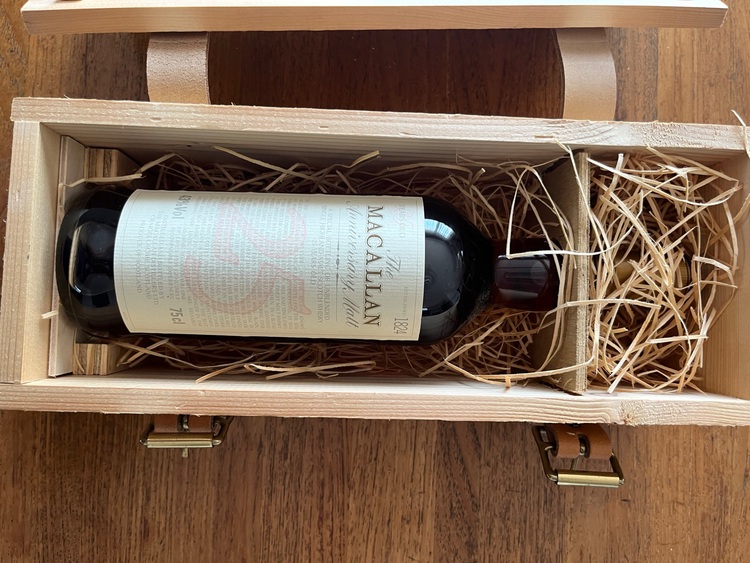 ウイスキー マッカラン （お酒）の商品画像 - 査定依頼日：2025年8月29日 - 最高査定価格：330,000円