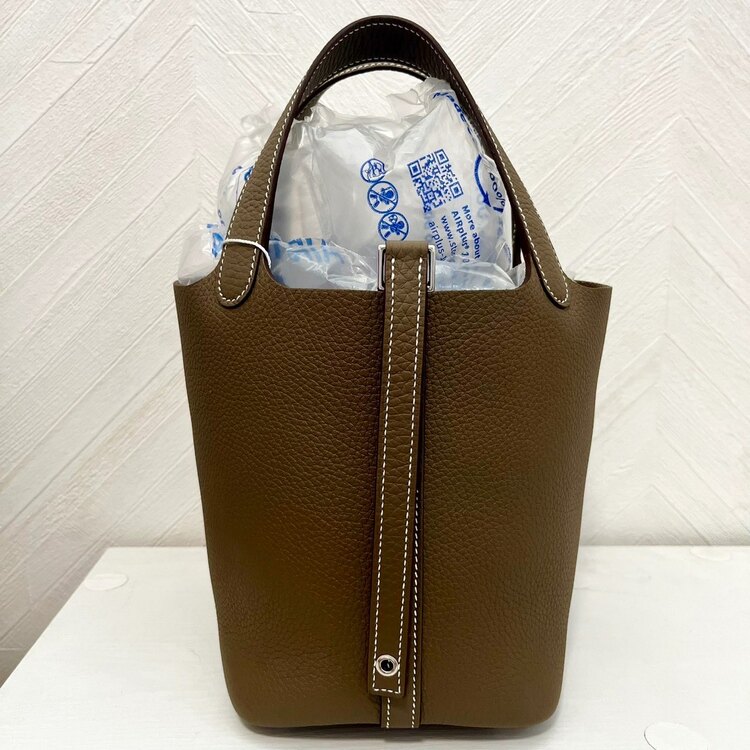 ピコタン・ロック18 PMサイズ（ブランドバッグ）の商品画像 - 査定依頼日：2025年5月21日 - 最高査定価格：650,000円