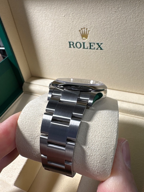 オイスターパーペチュアル36 グリーン（高級時計）の商品画像 - 査定依頼日：2025年12月24日 - 最高査定価格：1,380,000円