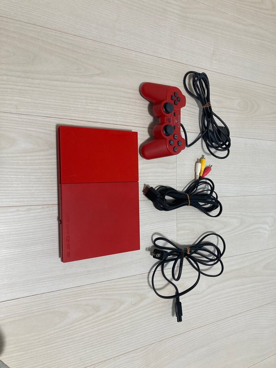 プレイステーション2本体 シナバー・レッド(SCPH-90000CR)（ゲーム機本体・ゲームソフト）の商品画像 - 査定依頼日：2022年12月29日 - 最高査定価格：7,000円