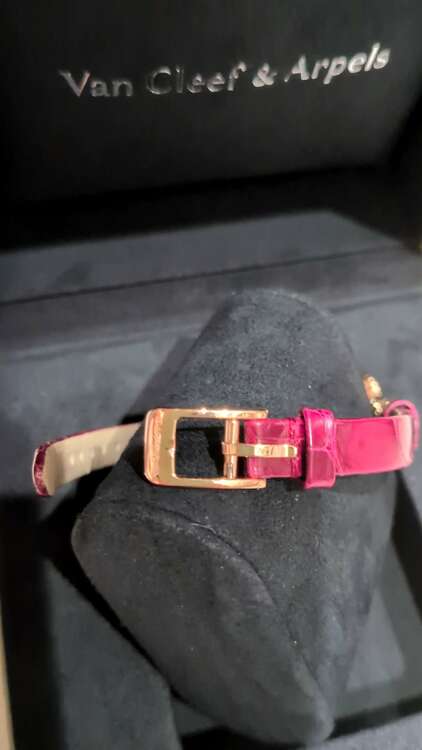 その他 ヴァン クリーフ＆アーペル VCAR0SF00（高級時計）の商品画像 - 査定依頼日：2025年5月24日 - 最高査定価格：930,000円