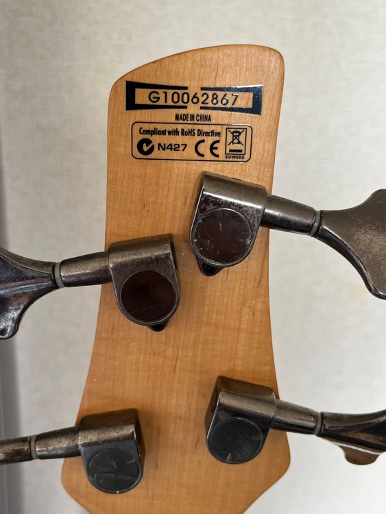 ベースギター（ピアノ・楽器・PA機材）の商品画像 - 査定依頼日：2025年8月25日 - 最高査定価格：1,000円