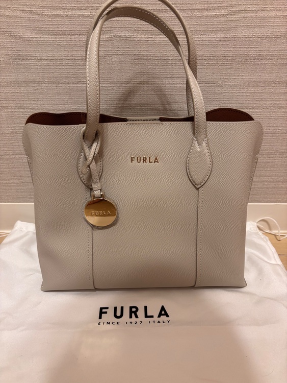 フルラ　トートバッグ（ブランドバッグ）の商品画像 - 査定依頼日：2025年8月7日 - 最高査定価格：3,000円