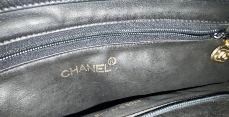 デカココマーク　チャーム付　カーフショルダーバッグ（ブランドバッグ）の商品画像 - 査定依頼日：2026年3月3日 - 最高査定価格：100,000円