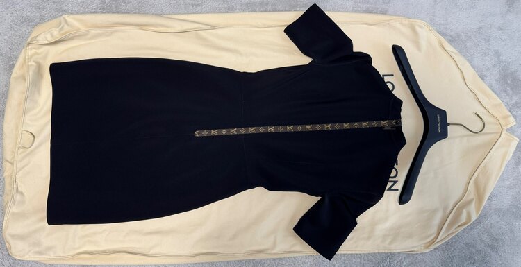 ナイロン×ポリウレタン　ワンピース　ブラック　20AW　34　RW202W （古着・ファッション）の商品画像 - 査定依頼日：2025年1月26日 - 最高査定価格：50,000円