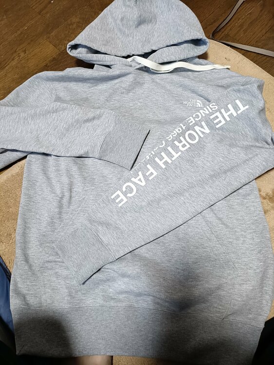 THE NORTHFACE スエットパーカー（古着・ファッション）の商品画像 - 査定依頼日：2026年10月8日 - 最高査定価格：1,000円