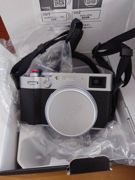 X100VI（カメラ）の商品画像 - 査定依頼日：2026年10月1日 - 最高査定価格：240,000円