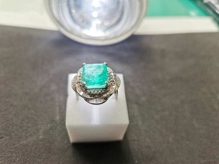 リング（宝石）の商品画像 - 査定依頼日：2023年12月2日 - 最高査定価格：200,000円