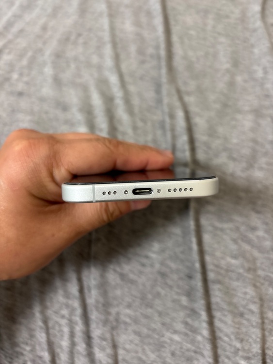 iPhone17（スマホ）の商品画像 - 査定依頼日：2026年8月10日 - 最高査定価格：98,000円