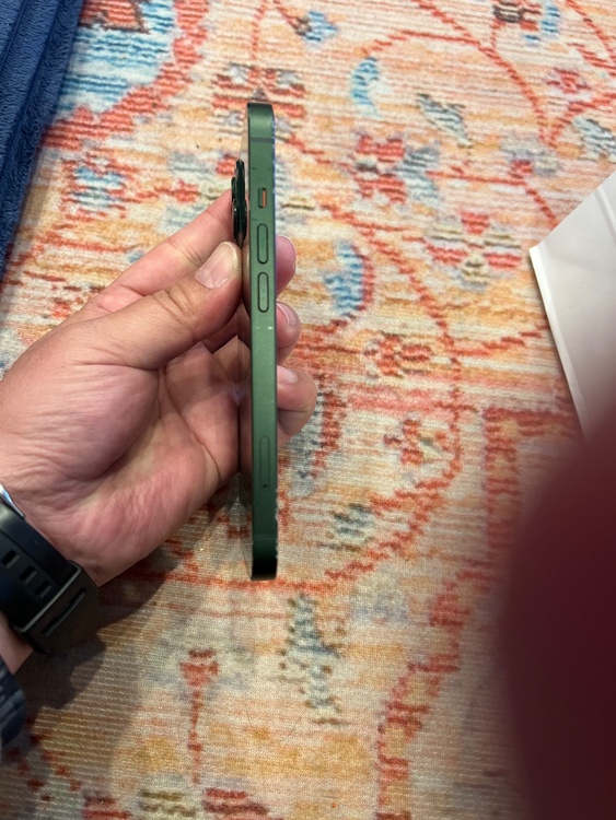 iPhone 13 128GB au（スマホ）の商品画像 - 査定依頼日：2026年3月8日 - 最高査定価格：20,000円