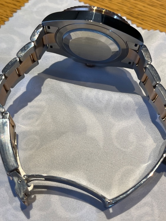 ロレックス GMTマスター 126711CHN（高級時計）の商品画像 - 査定依頼日：2025年8月31日 - 最高査定価格：3,050,000円