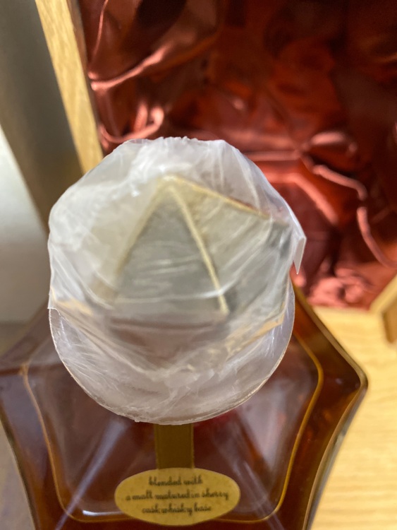 ニッカウイスキーグランドエイジ　660ml 45％（お酒）の商品画像 - 査定依頼日：2025年8月19日 - 最高査定価格：13,000円