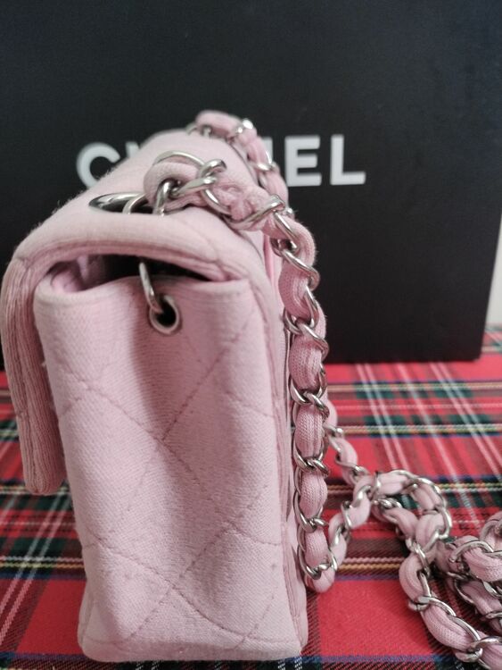 6435813（ブランドバッグ）の商品画像 - 査定依頼日：2025年7月28日 - 最高査定価格：200,000円