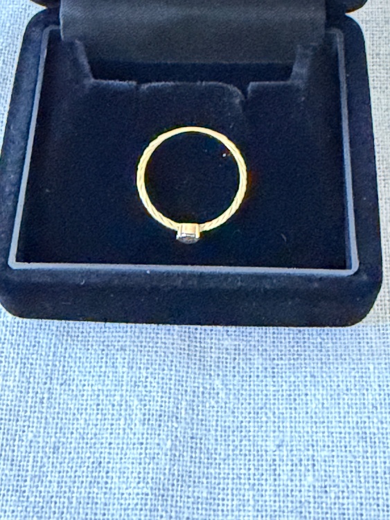 Ryui Unknown knowns line ring + Fancy diamond K18YG ダイヤモンド 9号（宝石）の商品画像 - 査定依頼日：2026年9月24日 - 最高査定価格：65,000円