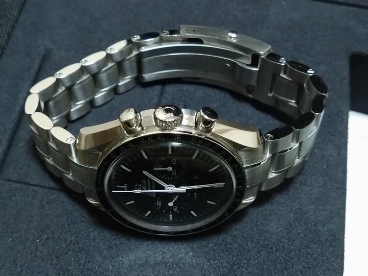 スピードマスタープロフェッショナル（高級時計）の商品画像 - 査定依頼日：2025年12月23日 - 最高査定価格：650,000円