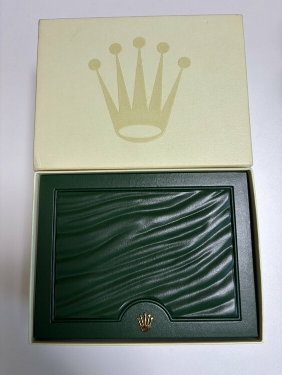 ロレックス サブマリーナー v244**（高級時計）の商品画像 - 査定依頼日：2026年4月1日 - 最高査定価格：1,600,000円