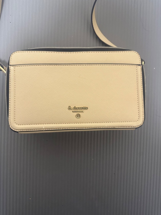 & chouette（ブランドバッグ）の商品画像 - 査定依頼日：2026年9月1日 - 最高査定価格：100,000円