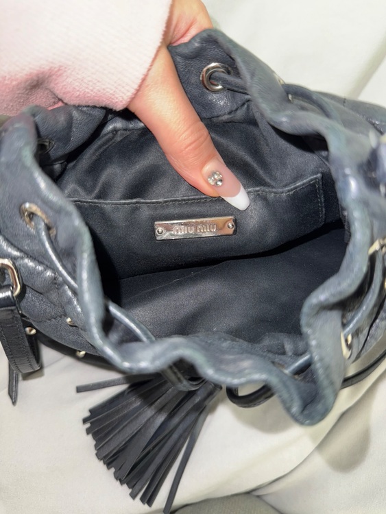 ミュウミュウ  （ブランドバッグ）の商品画像 - 査定依頼日：2025年11月26日 - 最高査定価格：25,000円