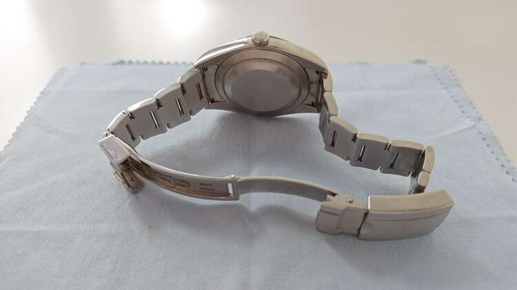 ロレックス エクスプローラー 214270（高級時計）の商品画像 - 査定依頼日：2025年2月11日 - 最高査定価格：1,050,000円