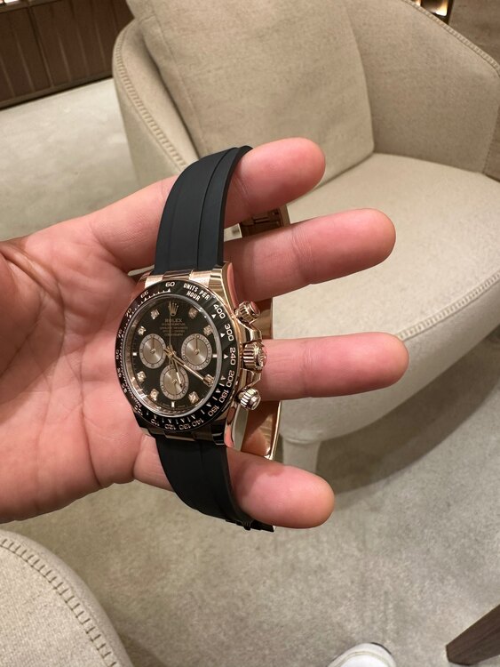 ロレックス デイトナ 126515（高級時計）の商品画像 - 査定依頼日：2025年1月24日 - 最高査定価格：7,000,000円