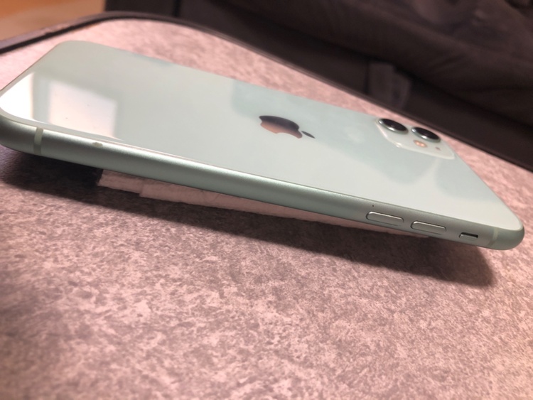 アイホン11（スマホ）の商品画像 - 査定依頼日：2026年9月2日 - 最高査定価格：17,500円