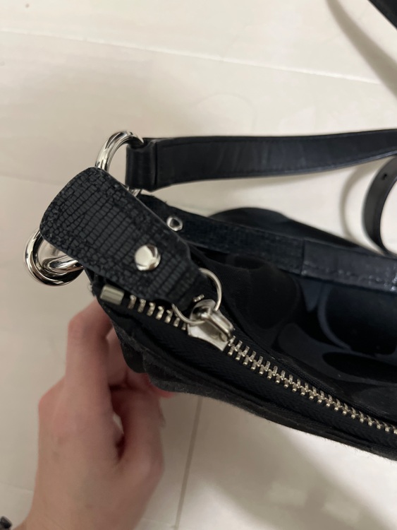 ハンドバッグ（ブランドバッグ）の商品画像 - 査定依頼日：2025年6月14日 - 最高査定価格：1,100円