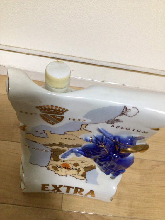 コント　ド　ラフィット（白陶器）（お酒）の商品画像 - 査定依頼日：2026年7月2日 - 最高査定価格：1,200円