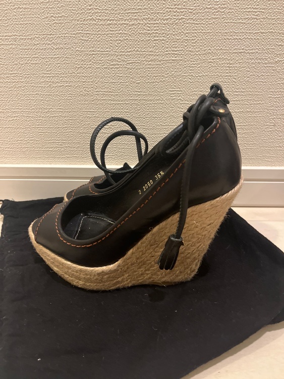 sergio rossiサンダル（古着・ファッション）の商品画像 - 査定依頼日：2025年6月26日 - 最高査定価格：2,000円