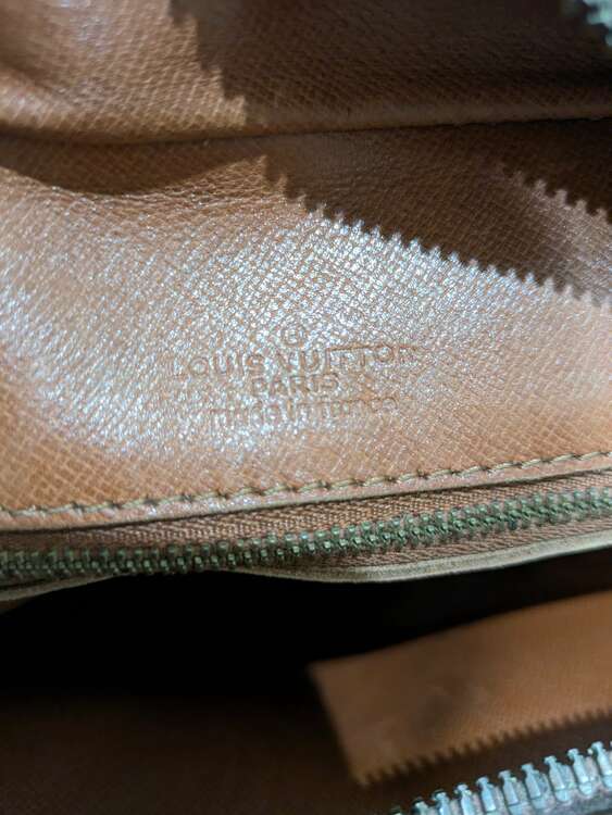 ダヌーブ（ブランドバッグ）の商品画像 - 査定依頼日：2025年5月28日 - 最高査定価格：10,000円