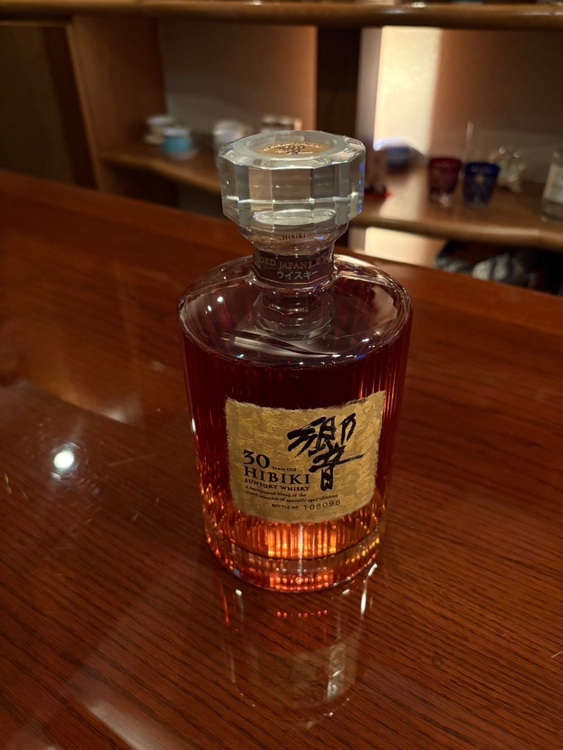 響30年　（お酒）の商品画像 - 査定依頼日：2025年7月6日 - 最高査定価格：491,000円