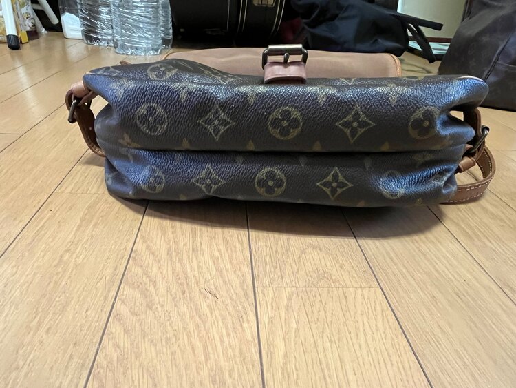 ソミュール（ブランド財布・小物）の商品画像 - 査定依頼日：2025年3月24日 - 最高査定価格：35,000円