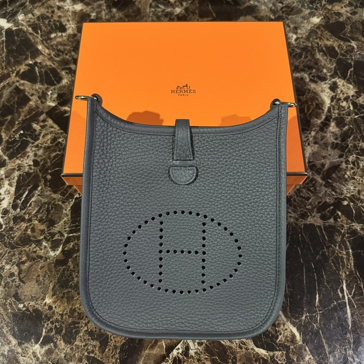 エルメス エブリン （ブランドバッグ）の商品画像 - 査定依頼日：2025年12月21日 - 最高査定価格：350,000円