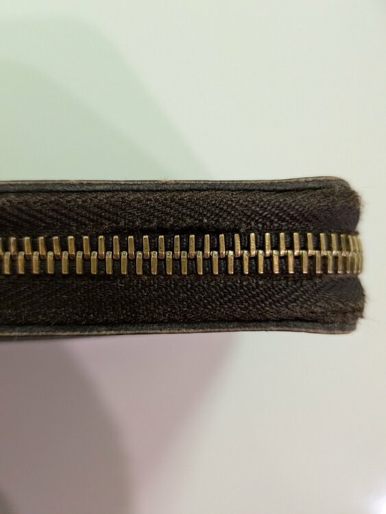 モノグラム長財布（ブランド財布・小物）の商品画像 - 査定依頼日：2026年3月18日 - 最高査定価格：8,000円