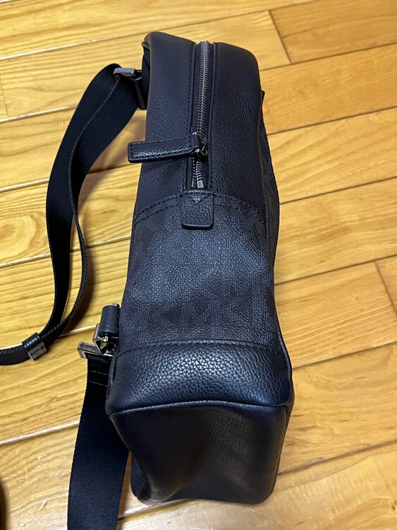 スリングバック（ブランド財布・小物）の商品画像 - 査定依頼日：2025年3月31日 - 最高査定価格：5,000円