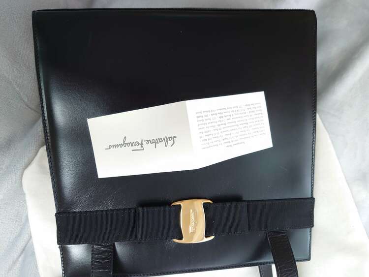 フェラガモ  （ブランドバッグ）の商品画像 - 査定依頼日：2025年3月16日 - 最高査定価格：20,000円