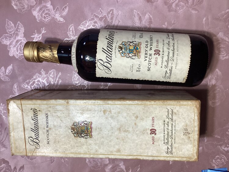 ウイスキー バランタイン （お酒）の商品画像 - 査定依頼日：2025年3月24日 - 最高査定価格：27,500円