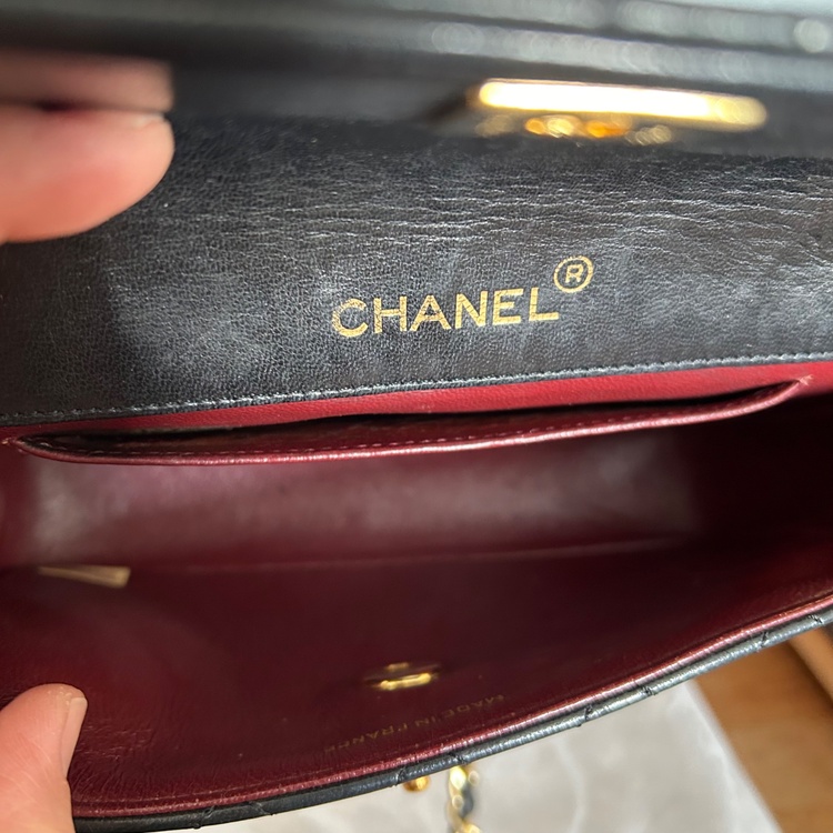 ミニマトラッセ　チェーンショルダー（ブランドバッグ）の商品画像 - 査定依頼日：2026年1月30日 - 最高査定価格：350,000円